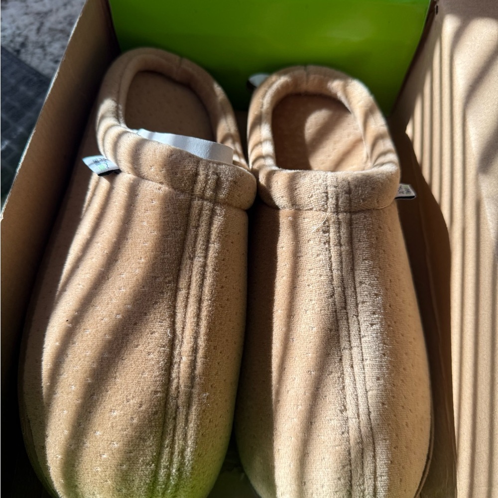 COPY - Tempur Pedic Comfort Slippers  size 10-11